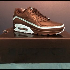 Nike Air Max Undefeated